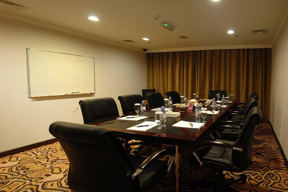 Sharjah Palace Hotel Εξωτερικό φωτογραφία